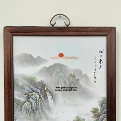 TRANH SỨ KHUNG GỖ – MẶT TRỜI MỌC ĐẰNG ĐÔNG